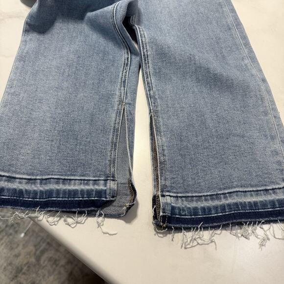 PAIGE Cindy Slit Undone Hem Jeans Women 29 Light MARIENNE Wash Stretch Denim NEW - Picture 6 of 11